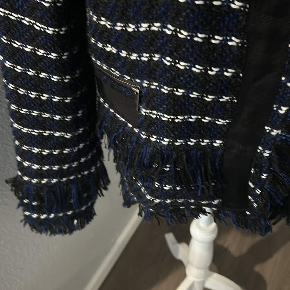 Halogen - Picture 2 of 8
